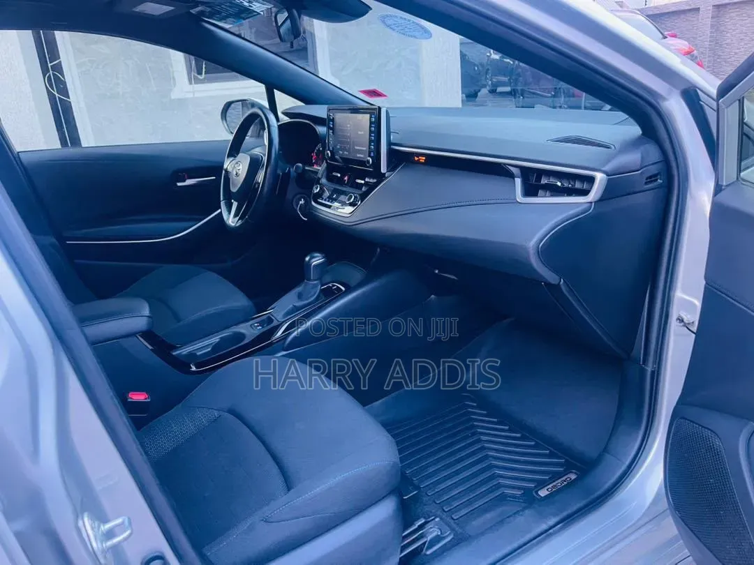 Toyota Corolla SE 2020 Silver
