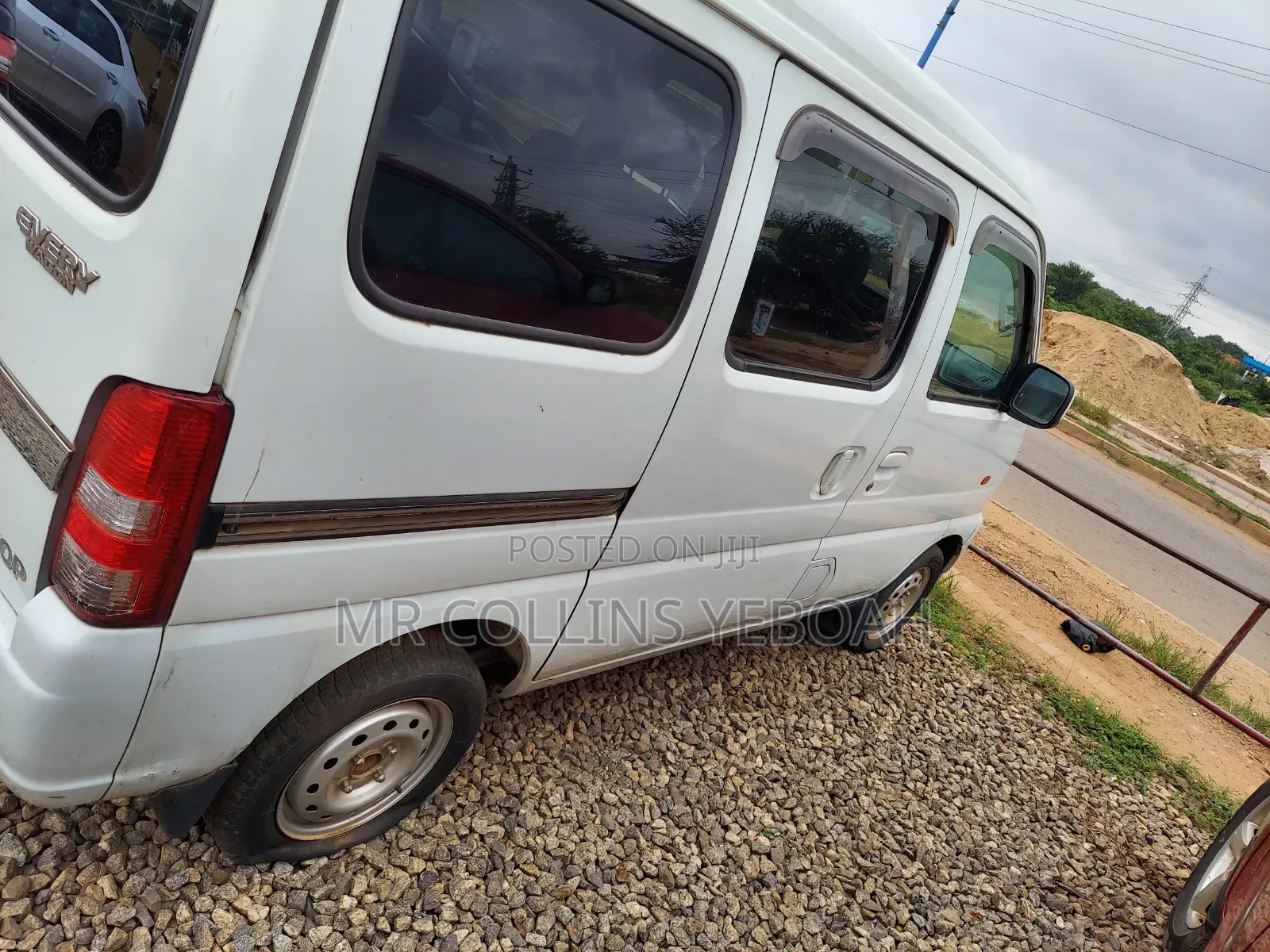 Suzuki Every Wagon 2011 White