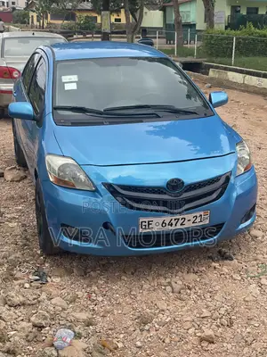 Toyota Yaris Base Sedan 4dr 2010 Blue