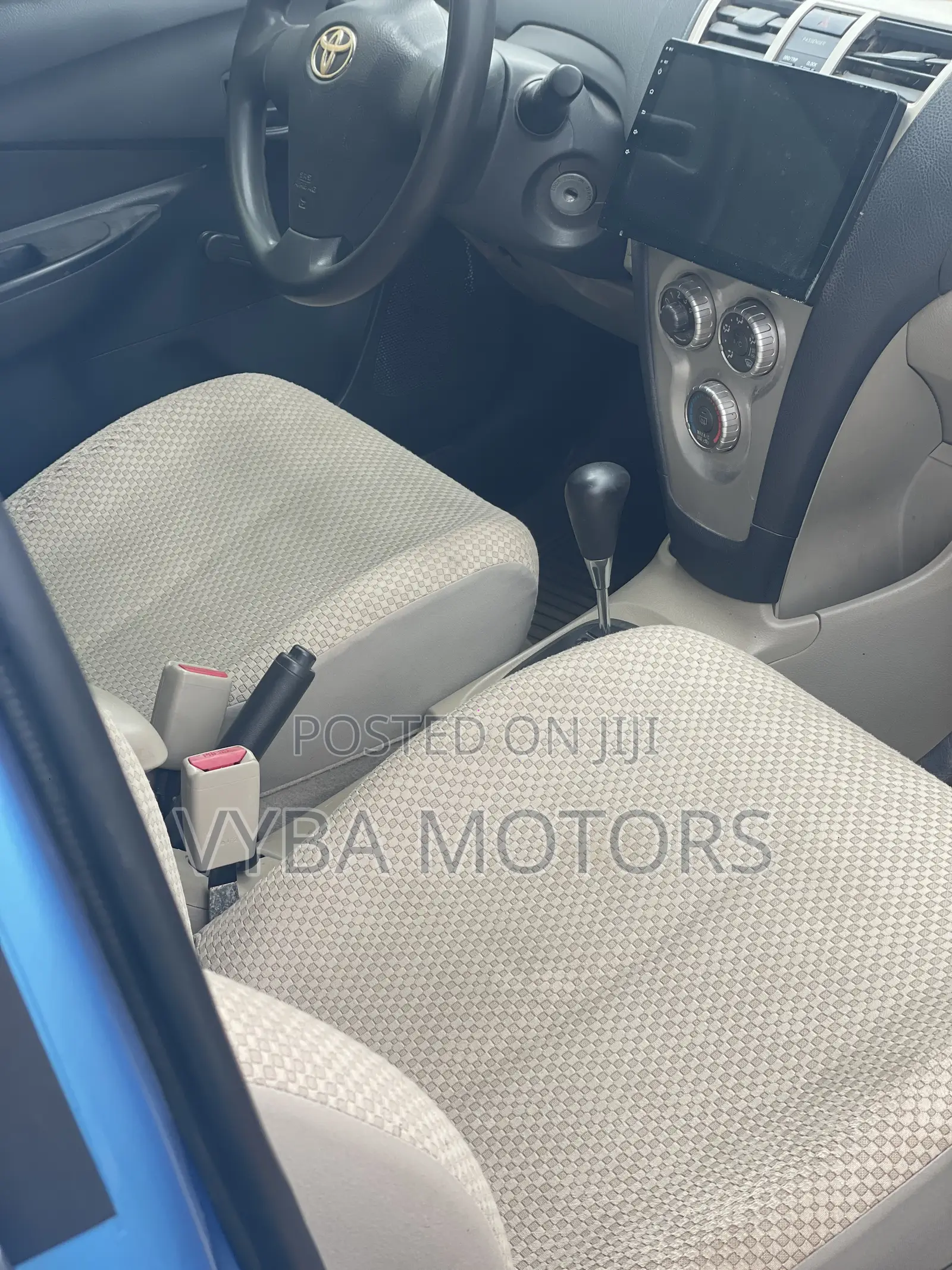Toyota Yaris Base Sedan 4dr 2010 Blue