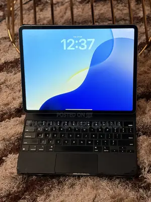 Apple iPad Pro (2022) 256 GB Silver