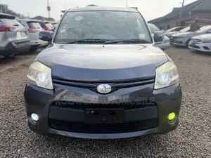 Toyota Sienta 2012 Gray