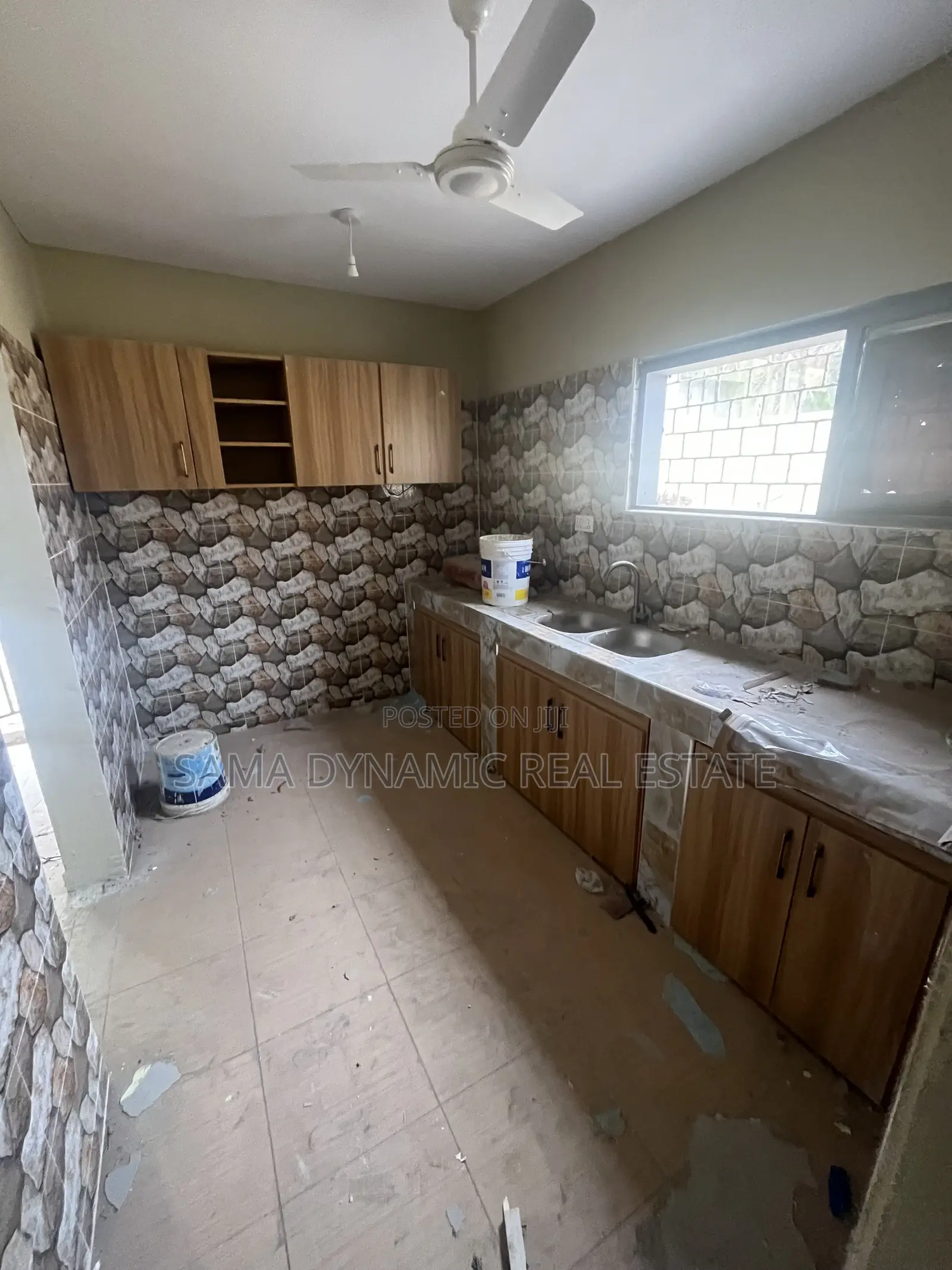 2bdrm House in South La Estate, Osu Ako-Adjei for rent