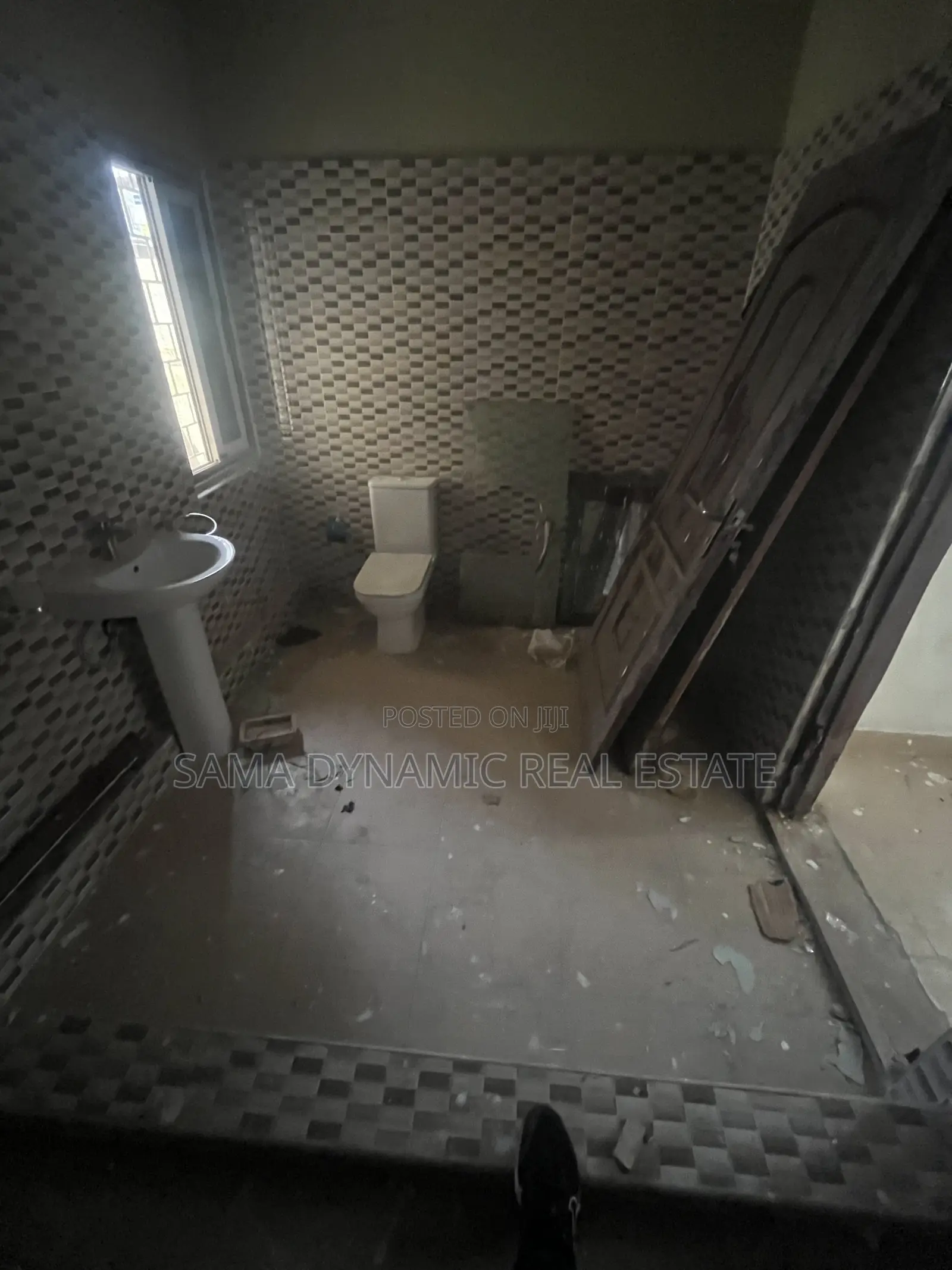 2bdrm House in South La Estate, Osu Ako-Adjei for rent