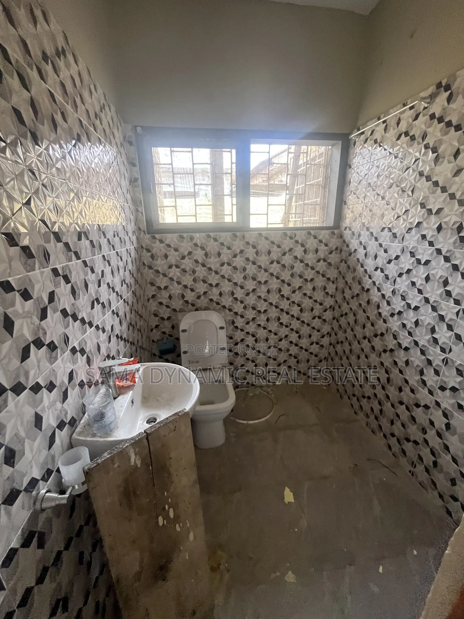 2bdrm House in South La Estate, Osu Ako-Adjei for rent