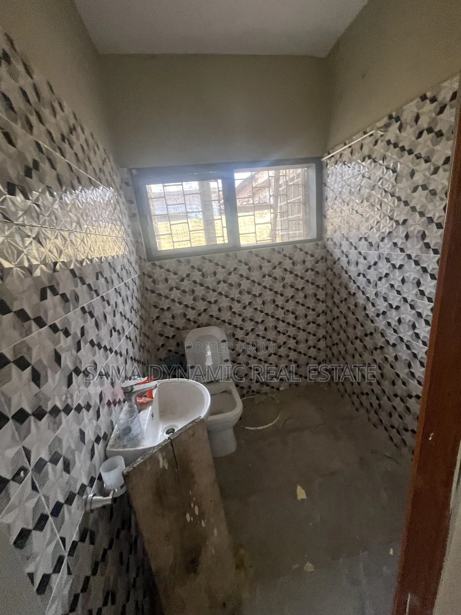 2bdrm House in South La Estate, Osu Ako-Adjei for rent