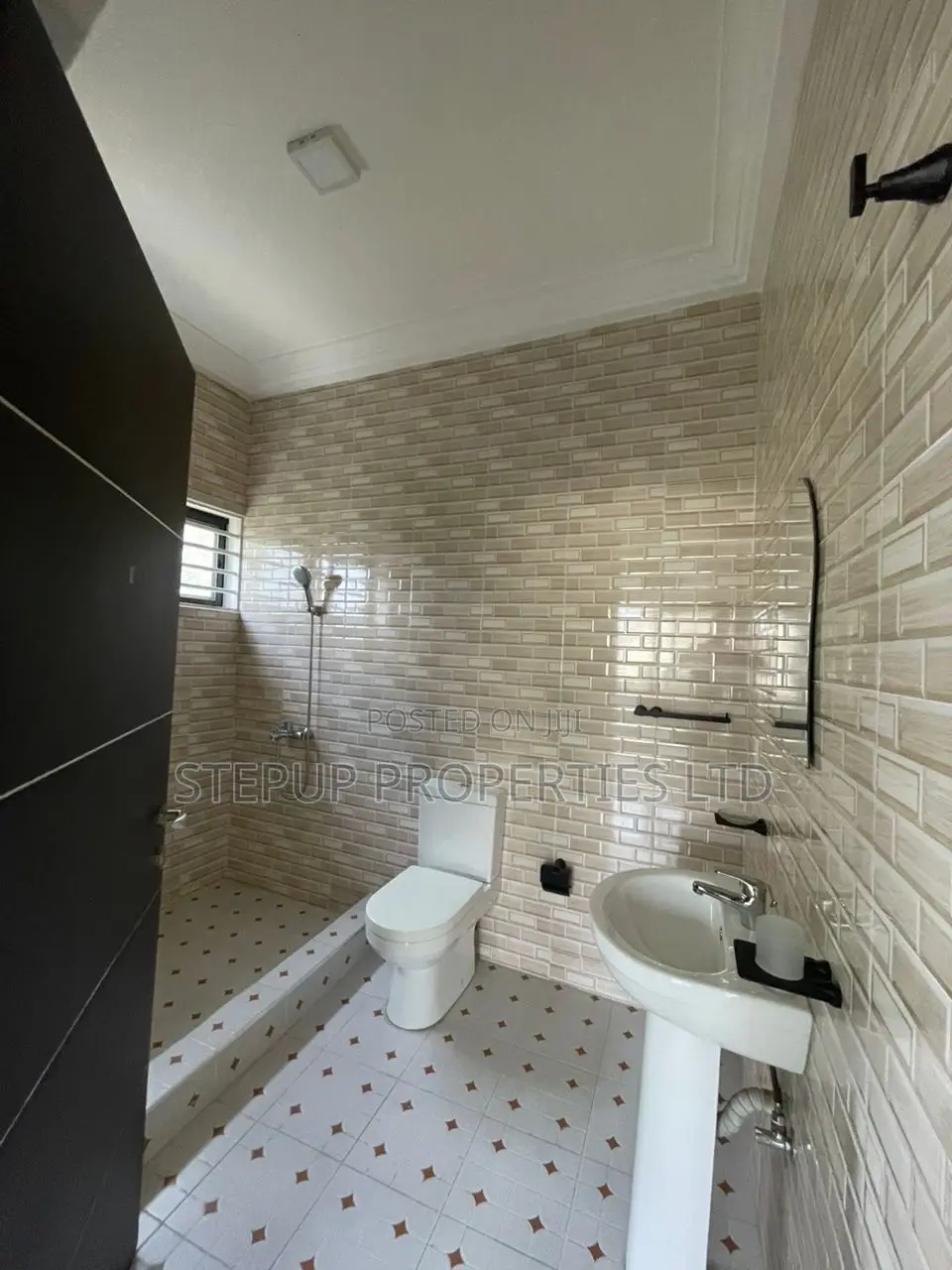 4bdrm House in East Legon Hills for rent