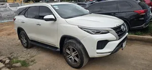 Toyota Fortuner 2022 White