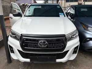 Toyota Hilux 2020 White