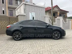 Toyota Corolla 2015 Black