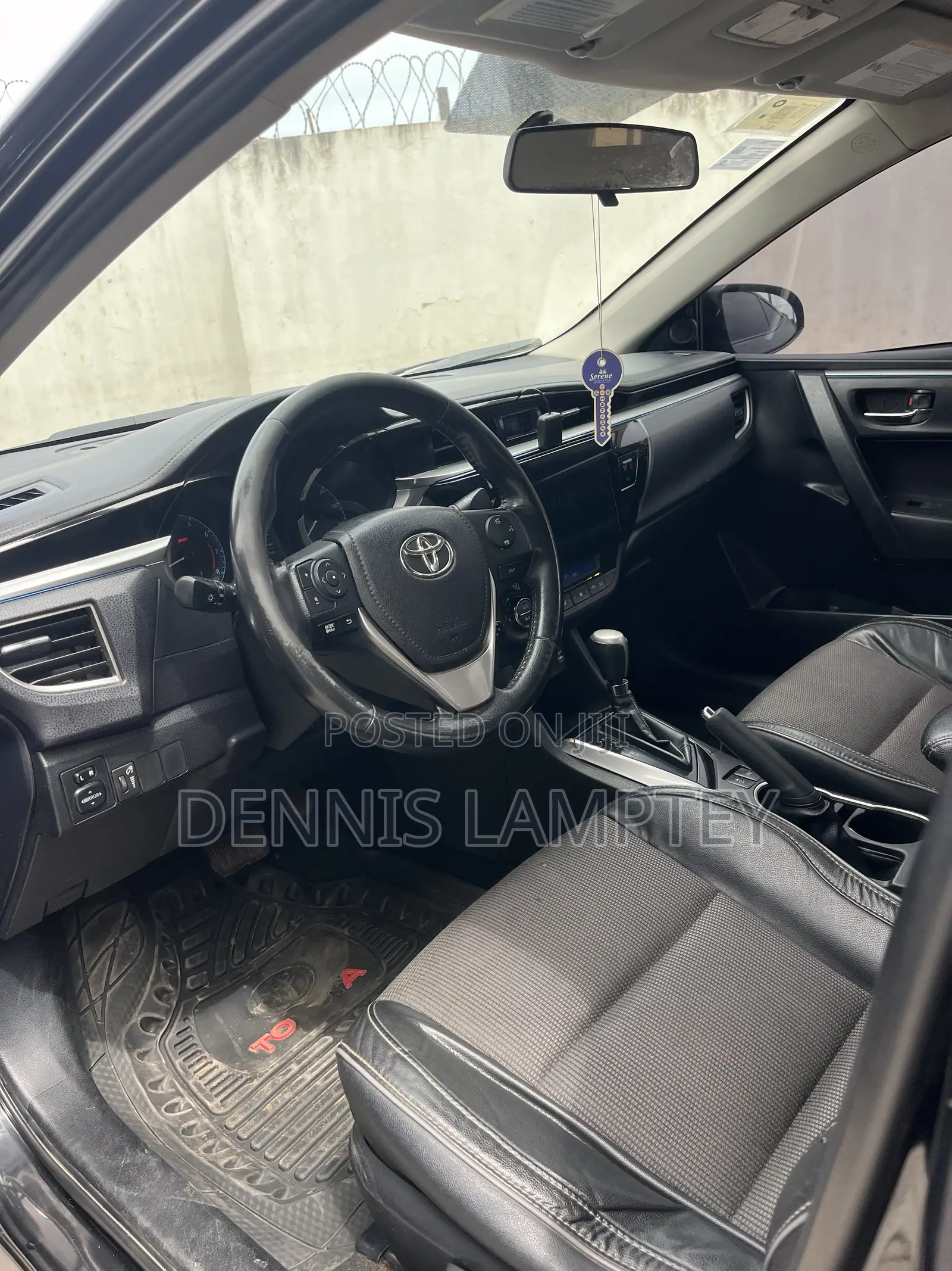 Toyota Corolla 2015 Black