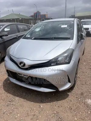 Toyota Vitz 1.3 AWD 5dr 2015 Silver