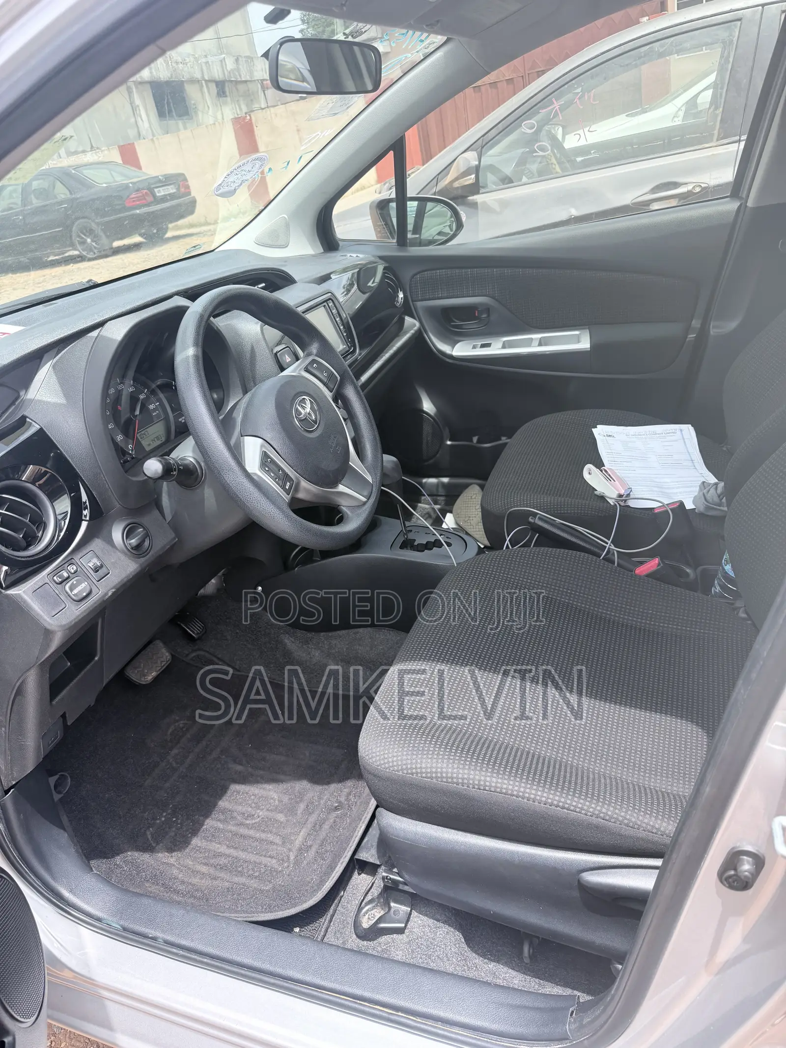 Toyota Vitz 1.3 AWD 5dr 2015 Silver