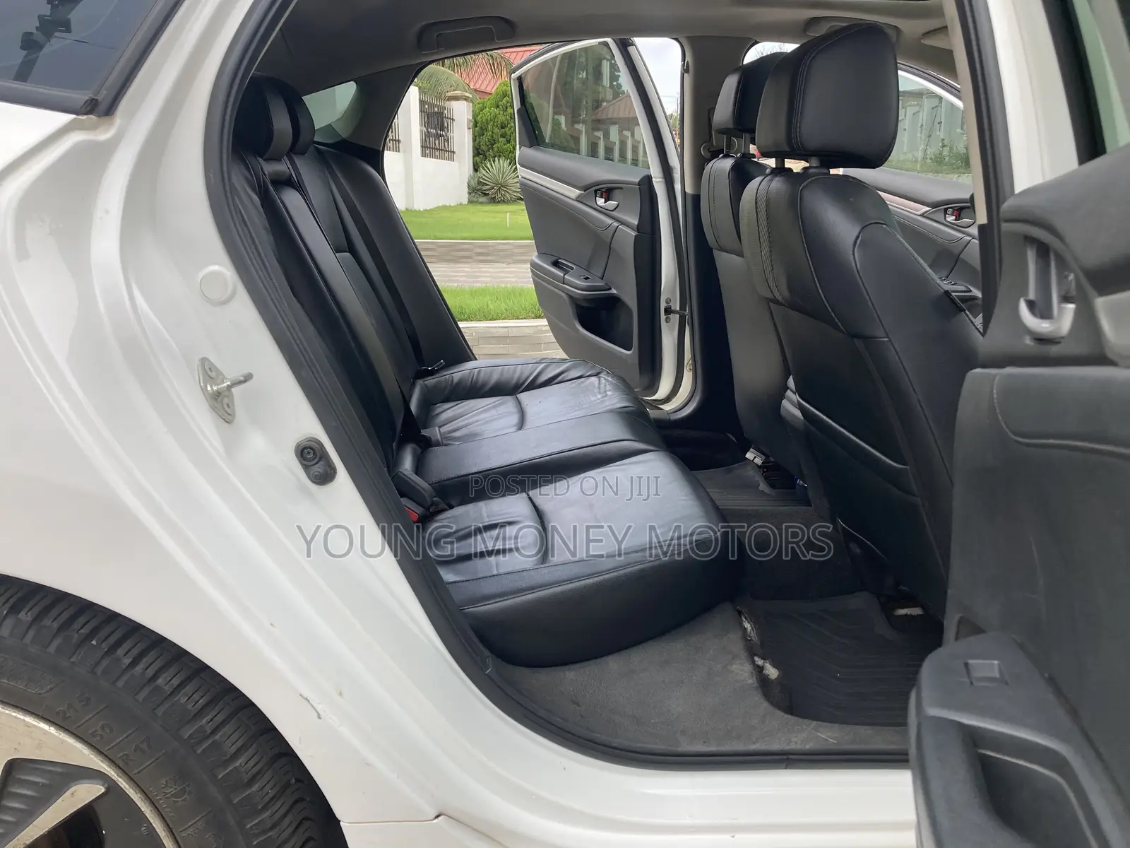 Honda Civic EX-L 2dr Coupe (1.5L 4cyl) 2017 White