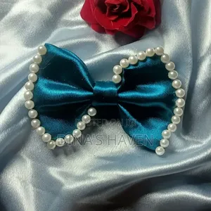 Scrunchie by Dina