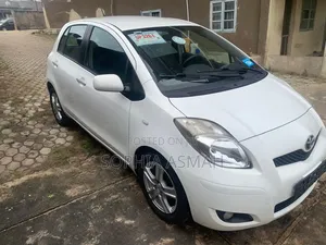 Toyota Yaris SE Hatchback 5dr 2012 White