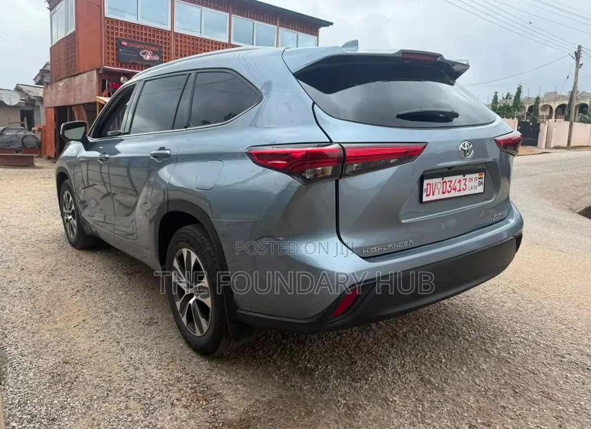 Toyota Highlander XLE AWD 2023 Pearl