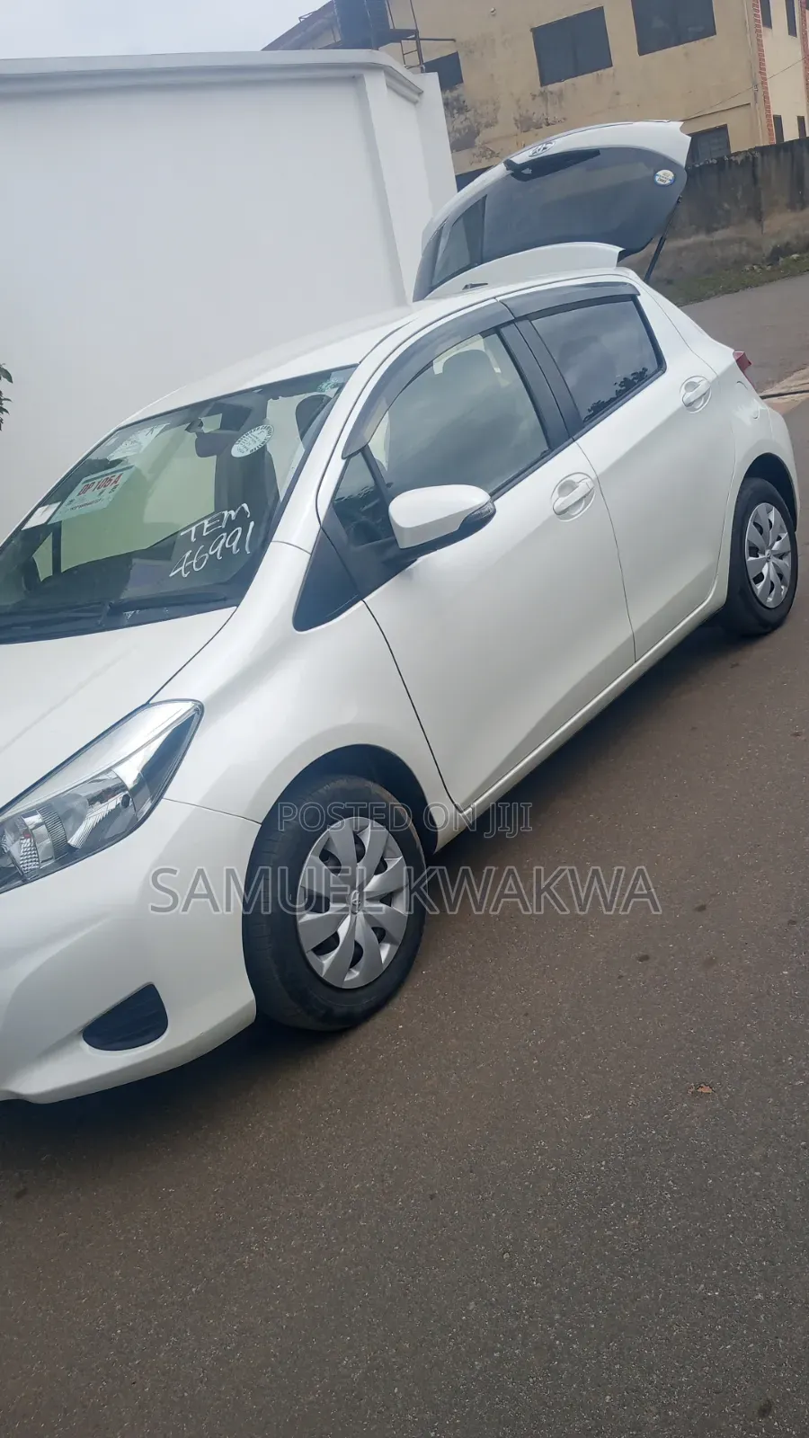 Toyota Vitz 1.3 AWD 5dr 2014 White