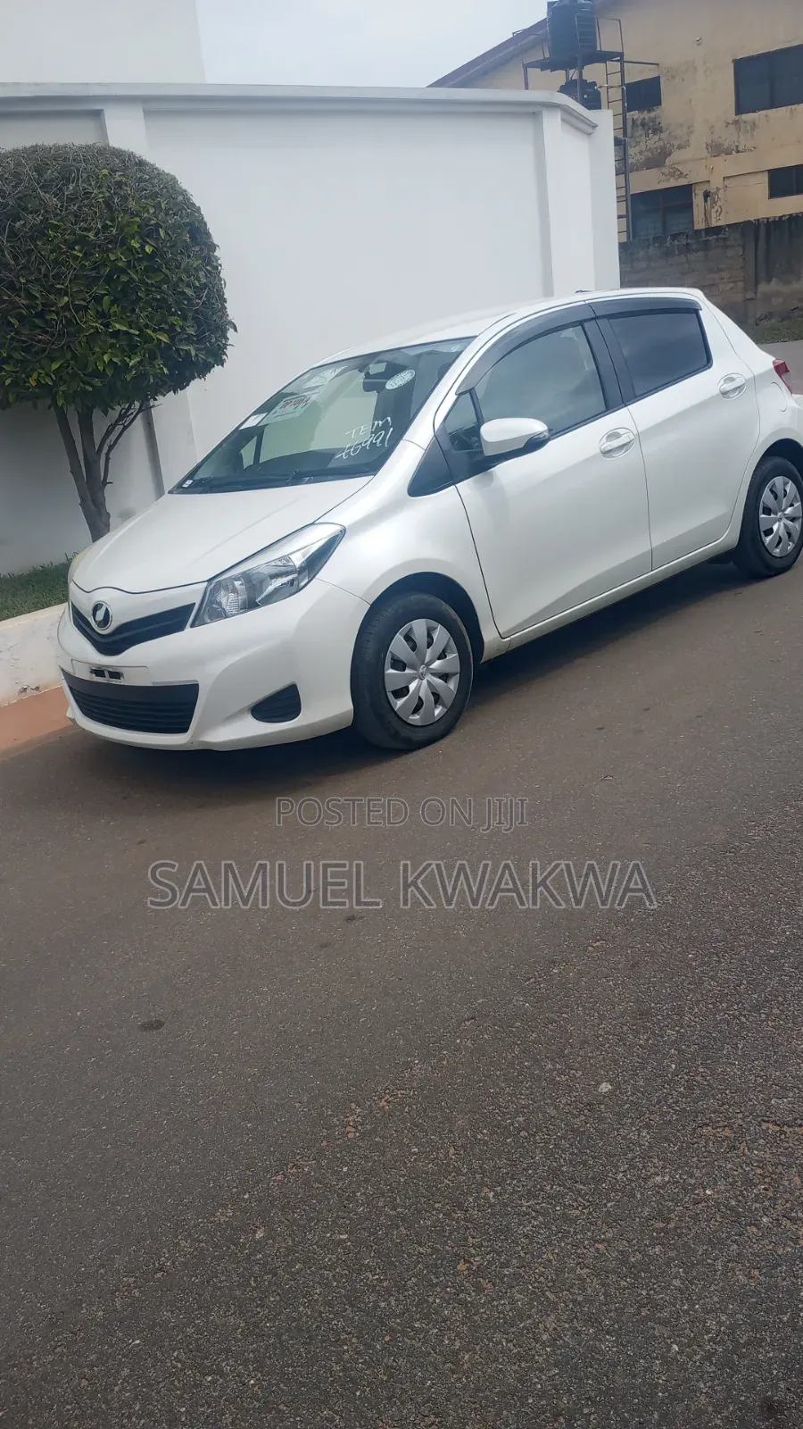 Toyota Vitz 1.3 AWD 5dr 2014 White