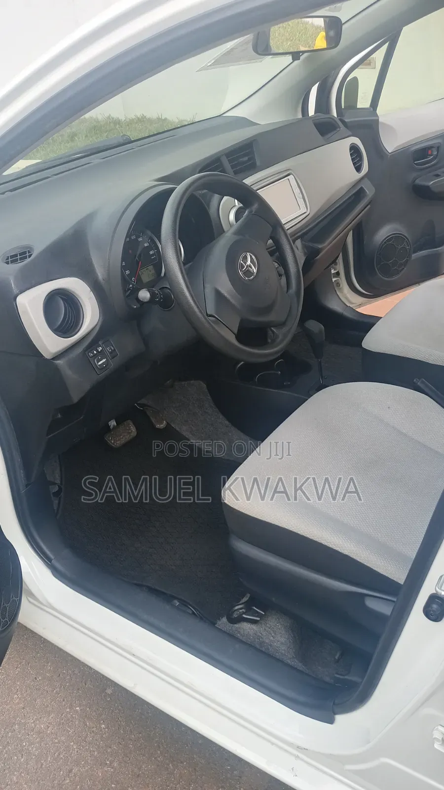 Toyota Vitz 1.3 AWD 5dr 2014 White