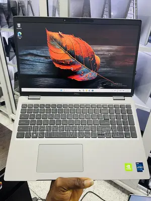 Laptop Dell Latitude 5530 16GB Intel Core i7 SSD 512GB