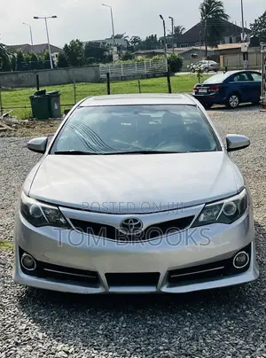 Toyota Camry SE 4dr Sedan (2.5L 4cyl 6A) 2013 Silver