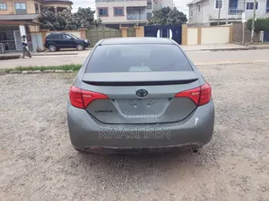 Toyota Corolla 2017 Gray