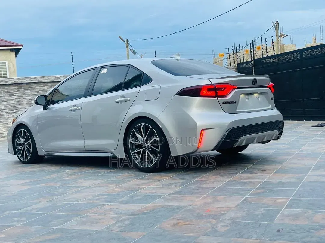 Toyota Corolla SE 2020 Silver