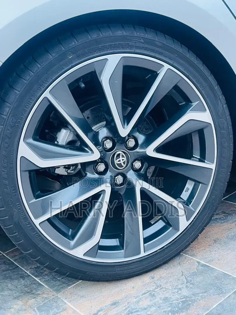 Toyota Corolla SE 2020 Silver