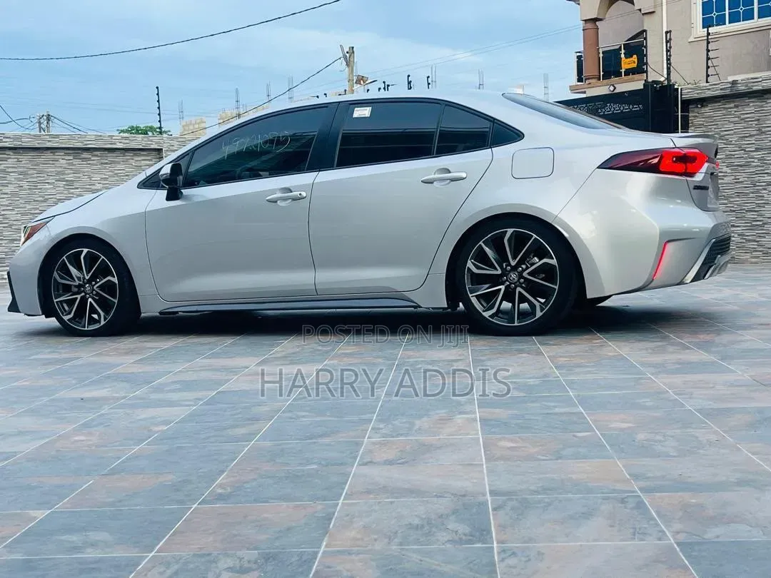 Toyota Corolla SE 2020 Silver