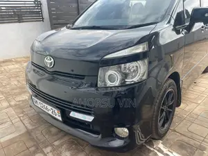 Toyota Voxy 2010 Black
