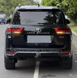 Toyota Land Cruiser 2025 Black
