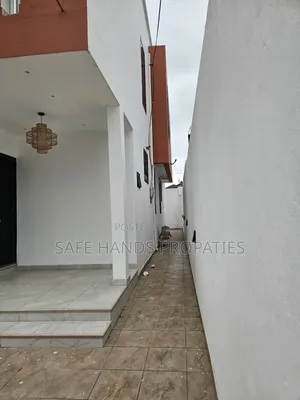 4bdrm Duplex in Accra Metropolitan for sale