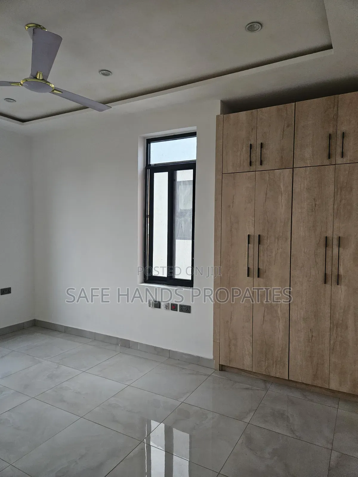 4bdrm Duplex in Accra Metropolitan for sale