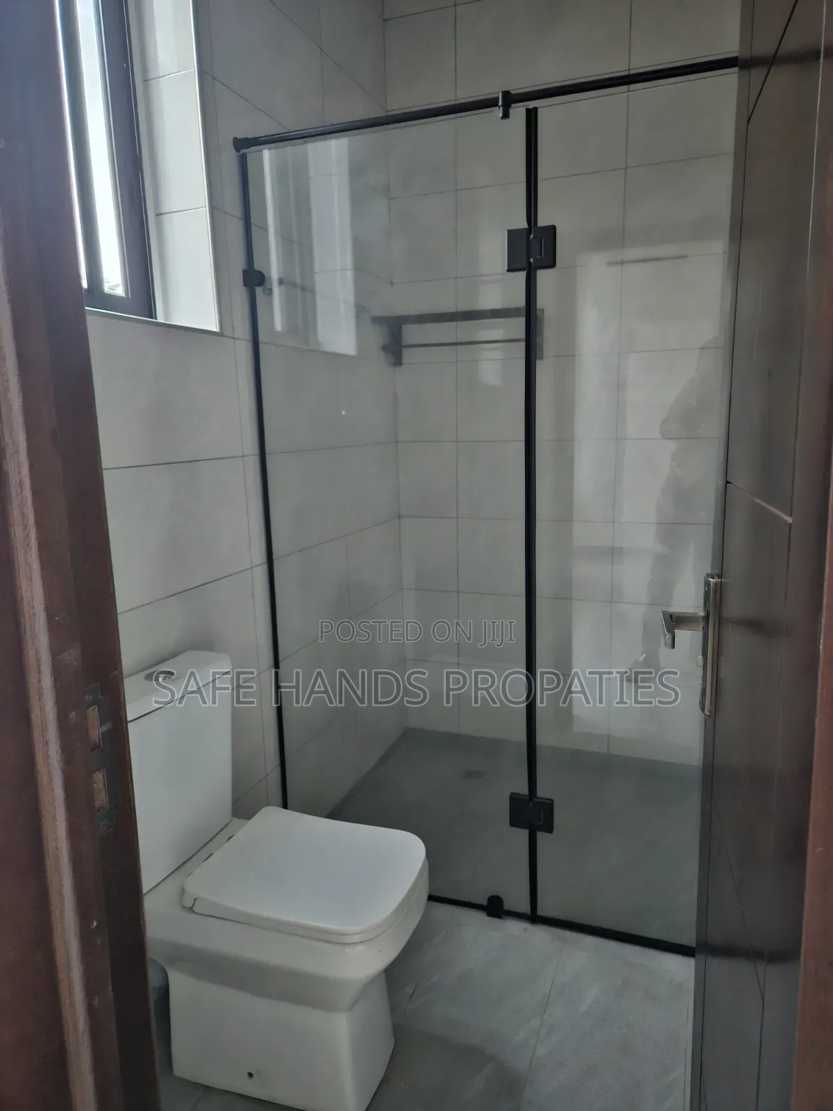 4bdrm Duplex in Accra Metropolitan for sale