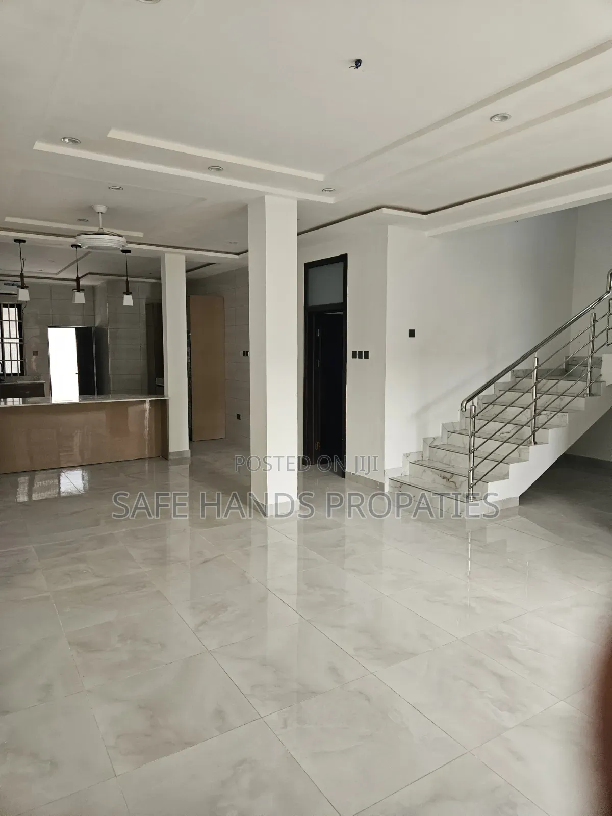 4bdrm Duplex in Accra Metropolitan for sale