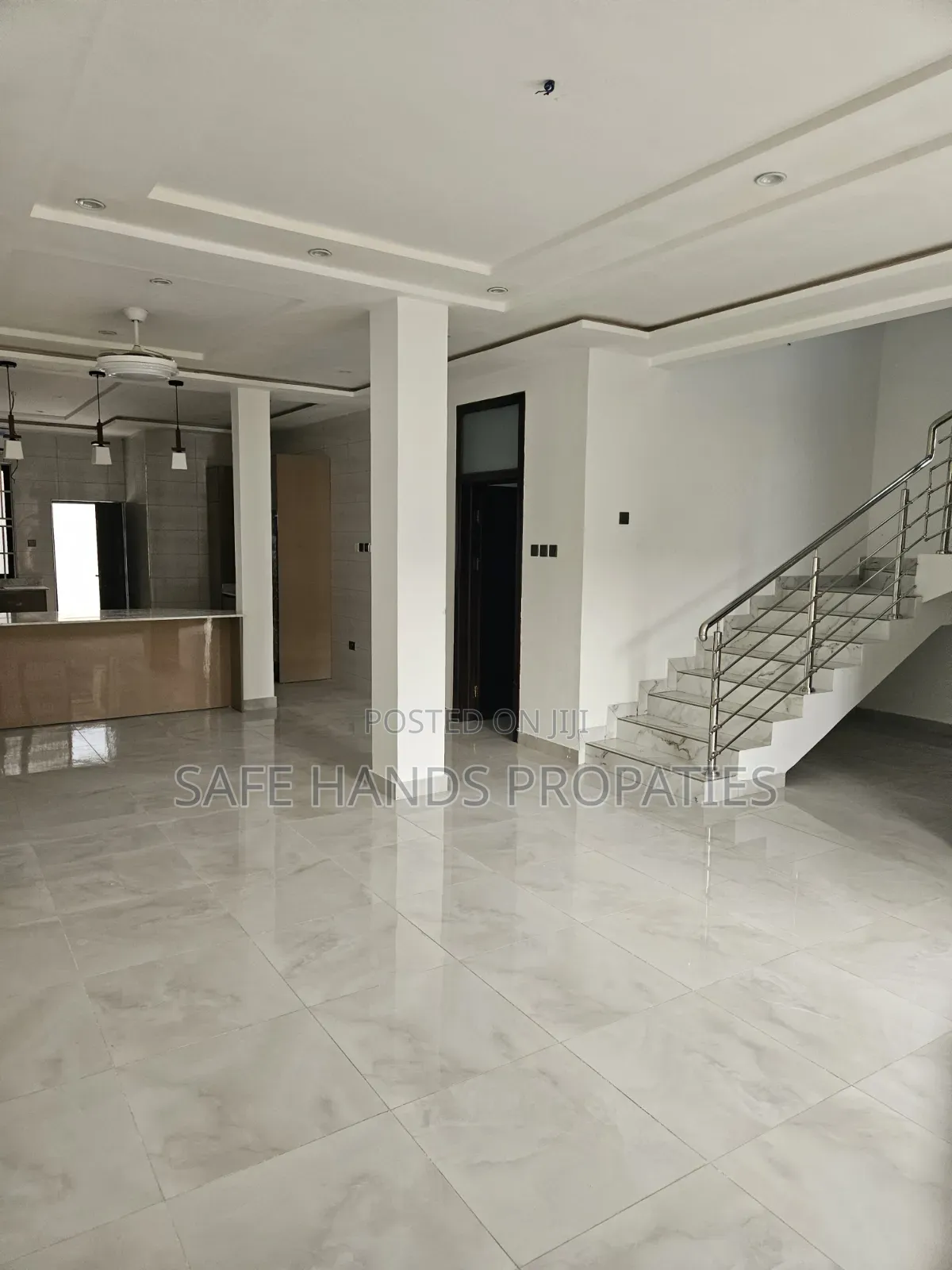 4bdrm Duplex in Accra Metropolitan for sale
