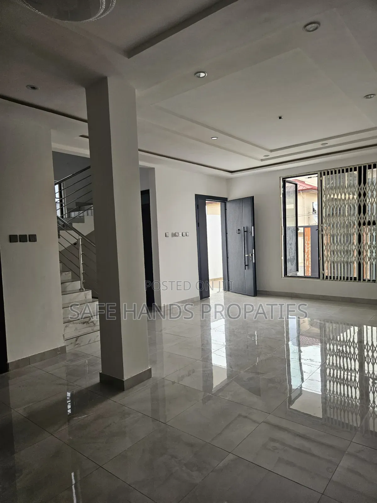 4bdrm Duplex in Accra Metropolitan for sale