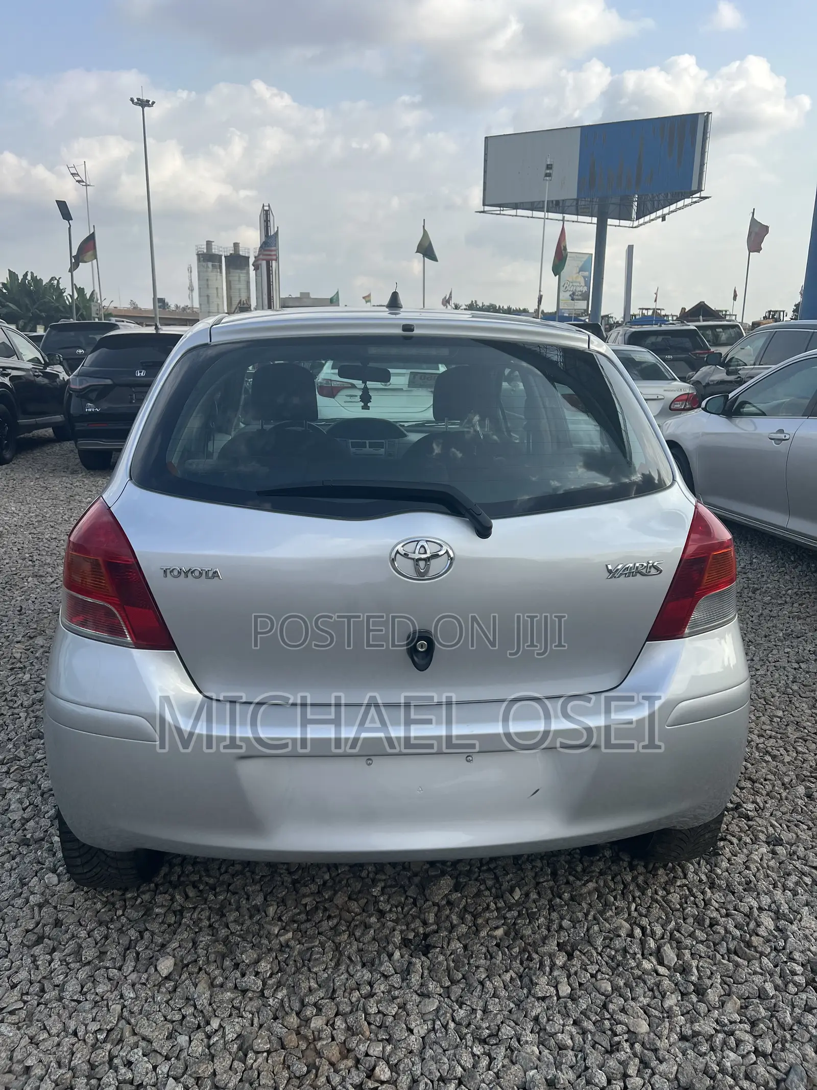 Toyota Yaris Base Hatchback 3dr 2010 Silver