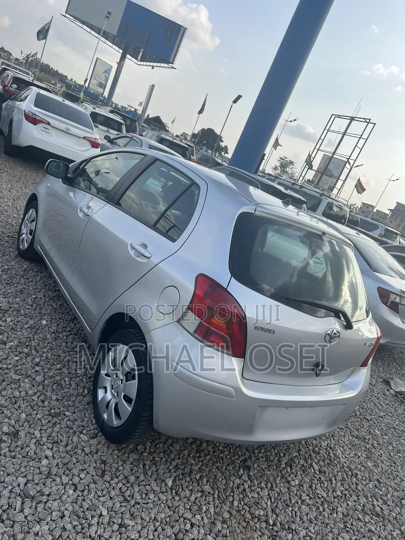 Toyota Yaris Base Hatchback 3dr 2010 Silver