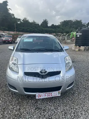 Toyota Yaris Base Hatchback 3dr 2010 Silver