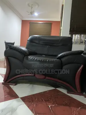 Luxury Black Leather 3-2-1 Sofa Set – Very Neat
