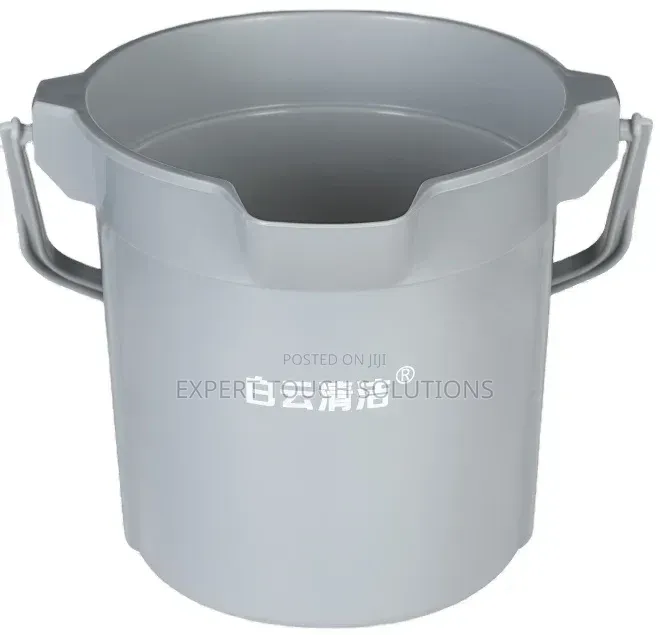 Round Cleaning Bucket