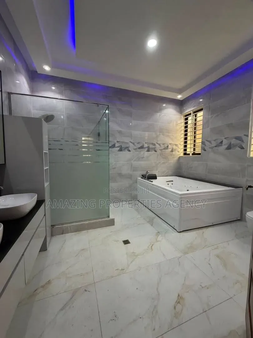 4bdrm House in East Legon, American House for rent