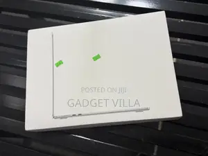 New Laptop Apple MacBook Air 2025 M4 16GB Apple M4 SSD 256GB