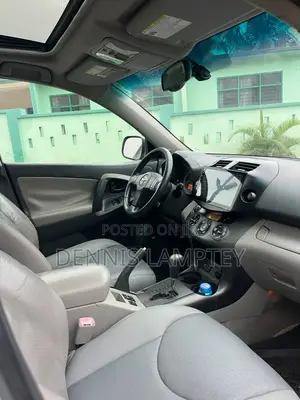 Toyota RAV4 2012 White