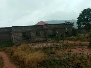 4bdrm House in Pokuase for sale