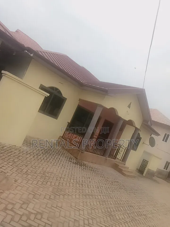 3bdrm Apartment in Abokobi, Pentecost for rent