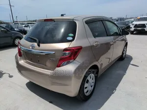 Toyota Vitz 2015