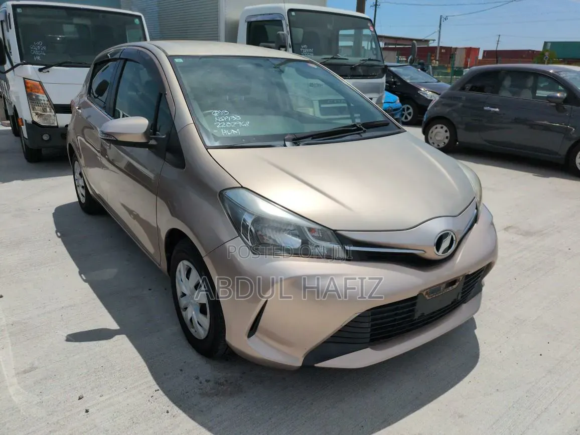 Toyota Vitz 2015
